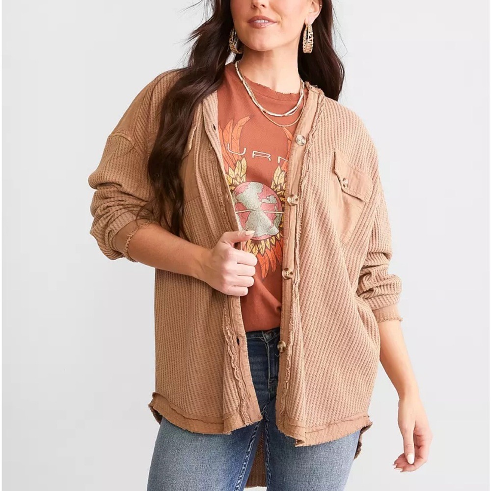 BKE Waffle Knit Jacket Shirt Tan Button Front Utility Pockets- Size Medium